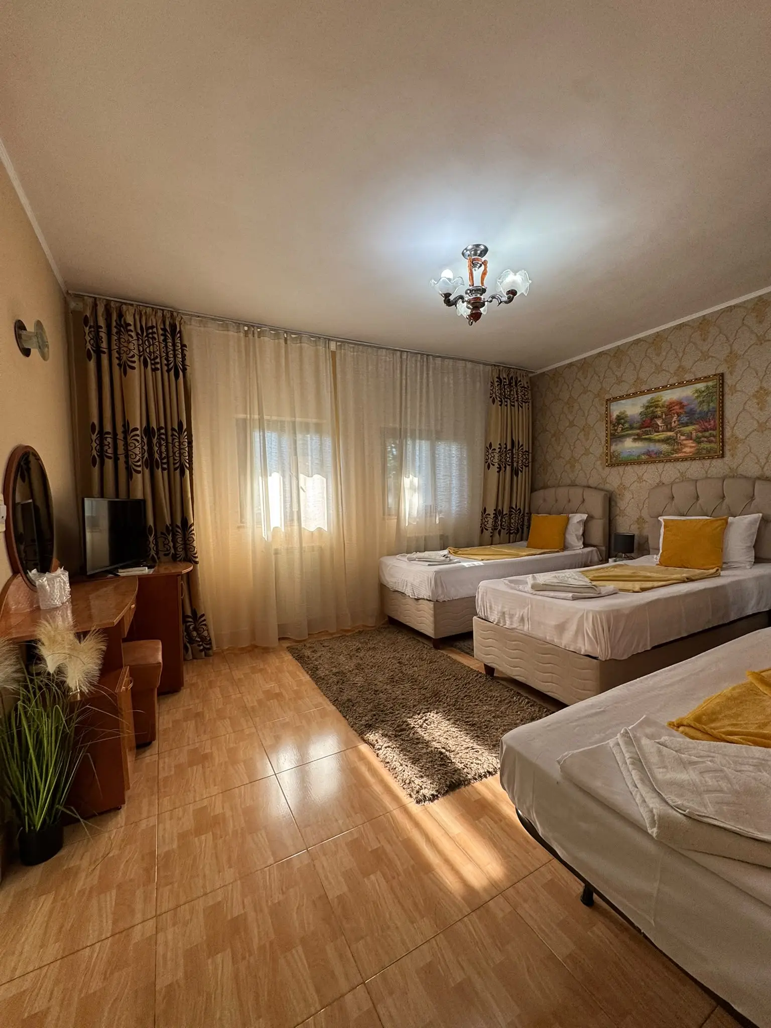 Cameră Triplă